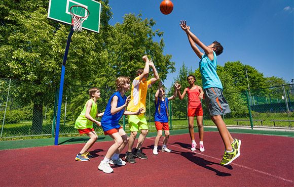 Viral! Basket Jadi Olahraga Favorit Anak Muda, Ini Manfaat Kesehatannya!